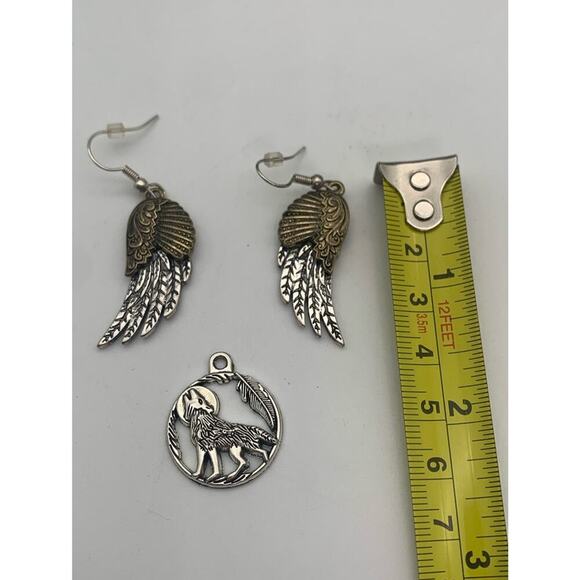 Southwestern Western Native American Feathers Earrings & Howling Coyote Pendant - Picture 4 of 4
